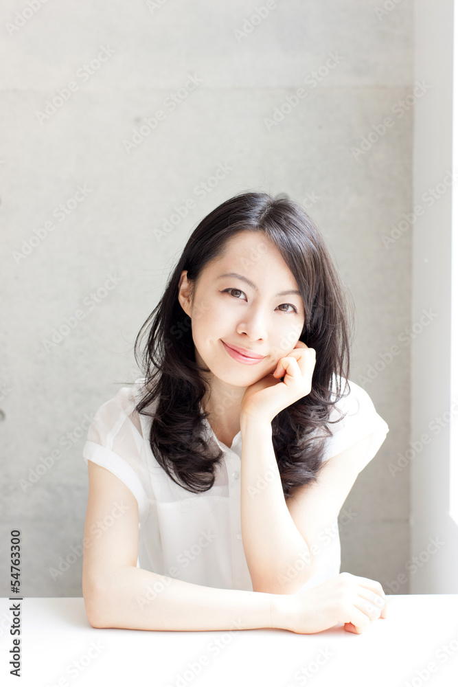 笑顔の女性