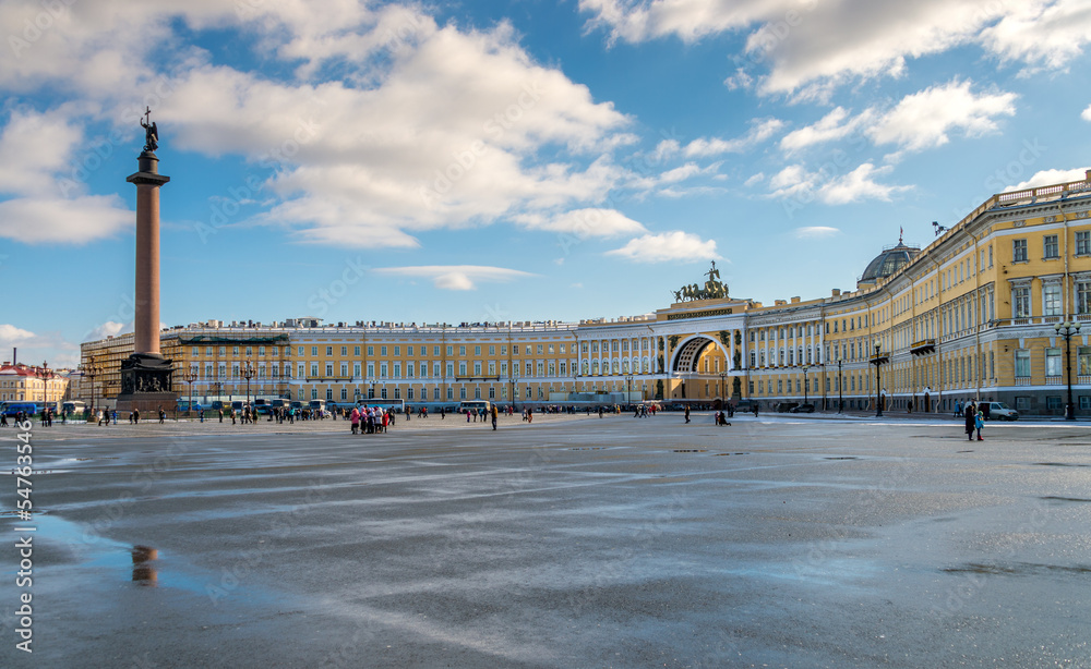 Palace Square with the Alexander Column