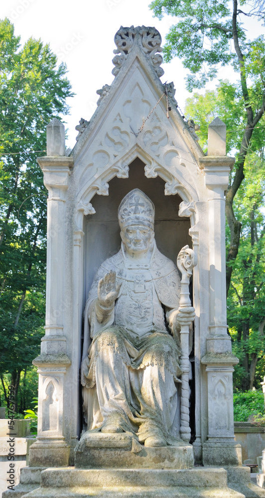 Ancient Lychakivskyj cemetery view (Lviv City, Ukraine) Ancient Lychakivskyj cemetery view (Lviv City, Ukraine)