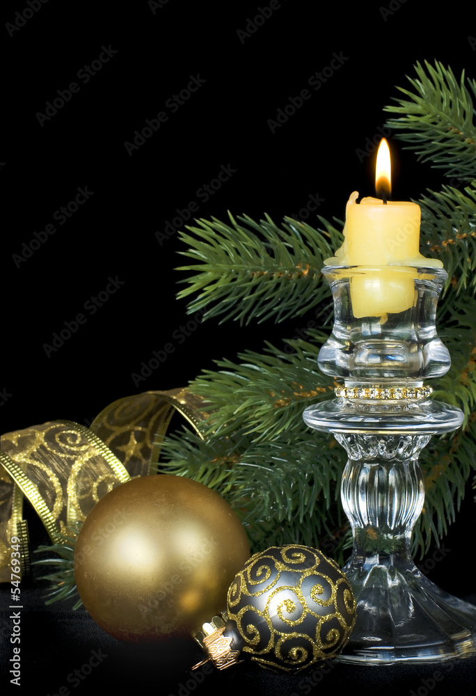 Christmas kompozitsmya with a burning candle