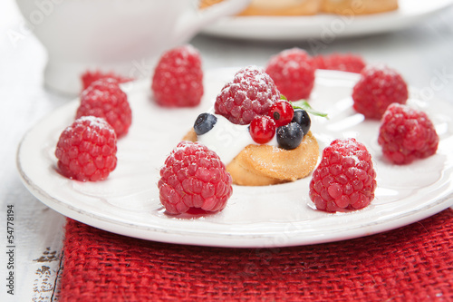 Raspberries mini cake