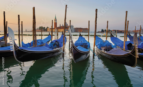 Venise - la Giudecca et gondoles © PIL
