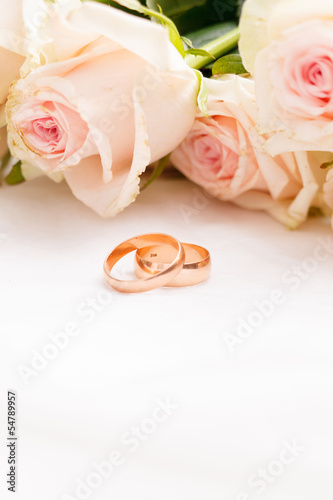 roses and rings