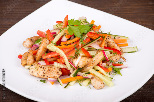 Vegetable salad with chicken