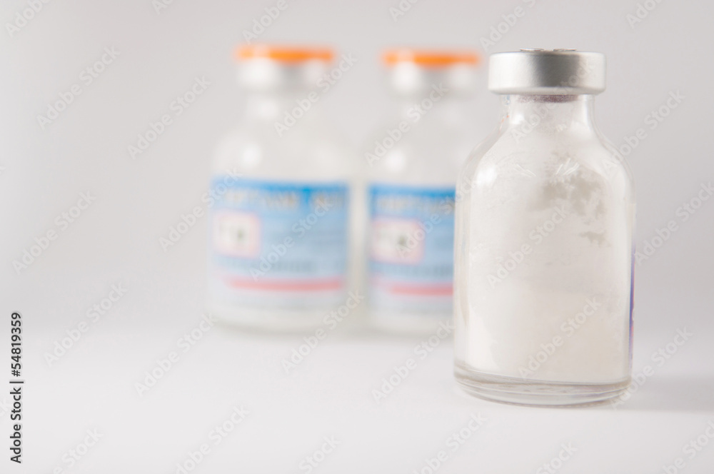 Powder in injection ampule