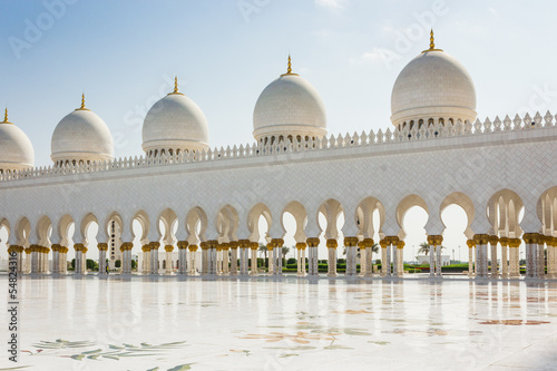 Obraz na plátně Sheikh Zayed Grand Mosque in Abu Dhabi, the capital city of UAE