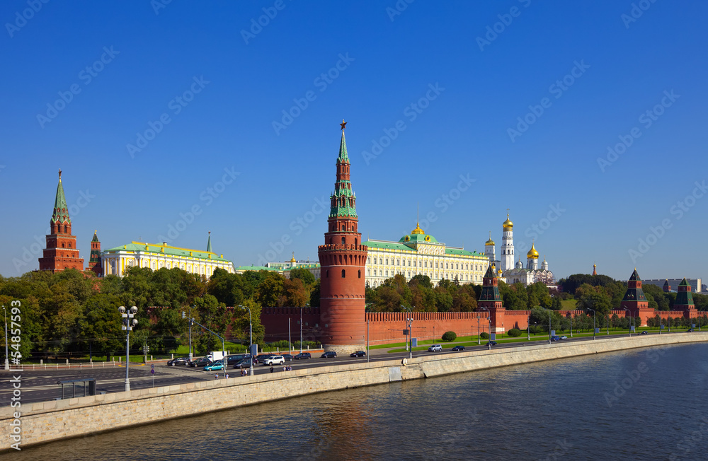   Moscow Kremlin  and   Moskva River