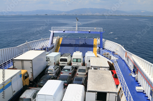 Fotografia, Obraz ferry boat loaded with cars and trucks