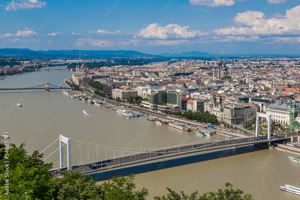 Obraz premium View of a building of the Hungarian parliament