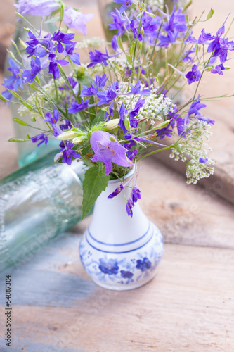 Wiesenblumen in der Vase