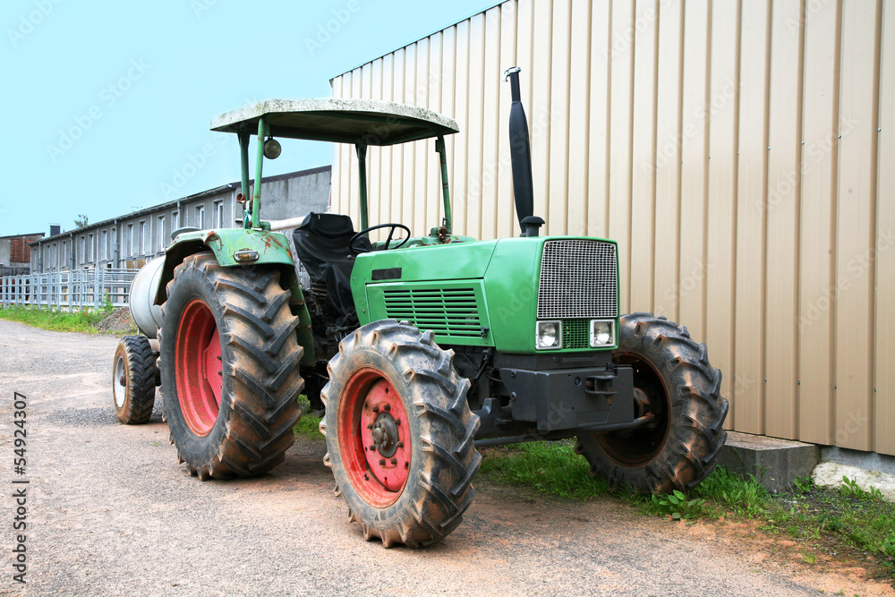 Naklejka premium Traktor