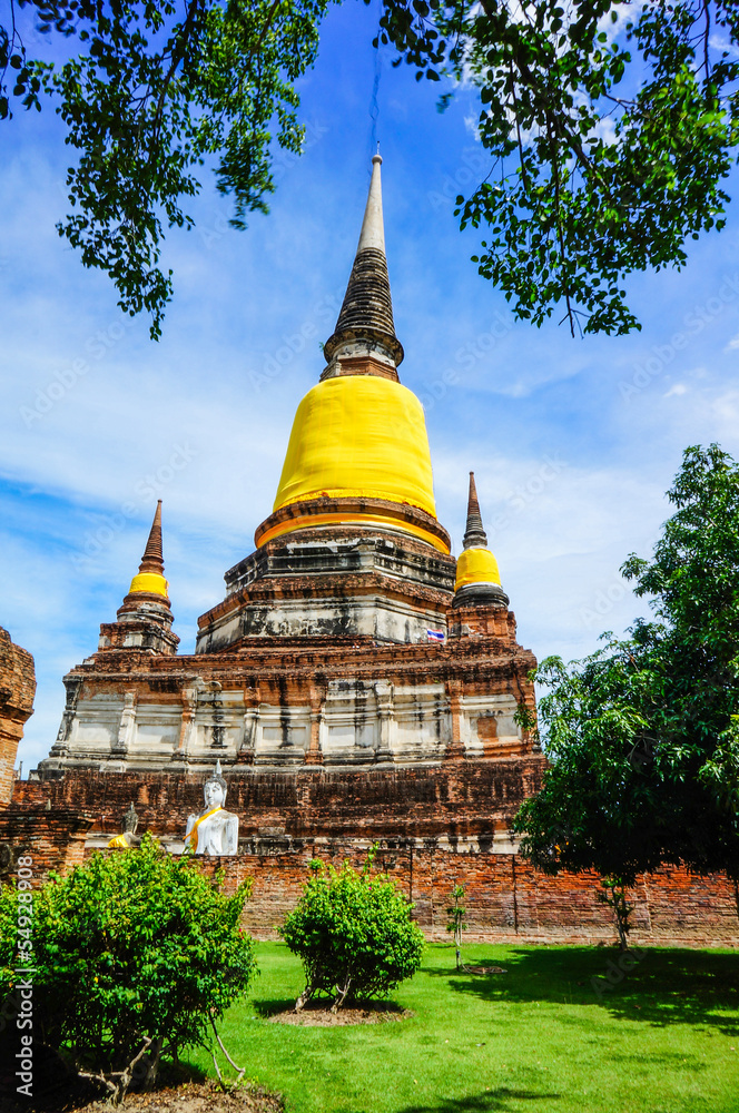 Fototapeta premium Wat Yai Chai Mongkhon, old buddhist temple of Ayuthaya Province