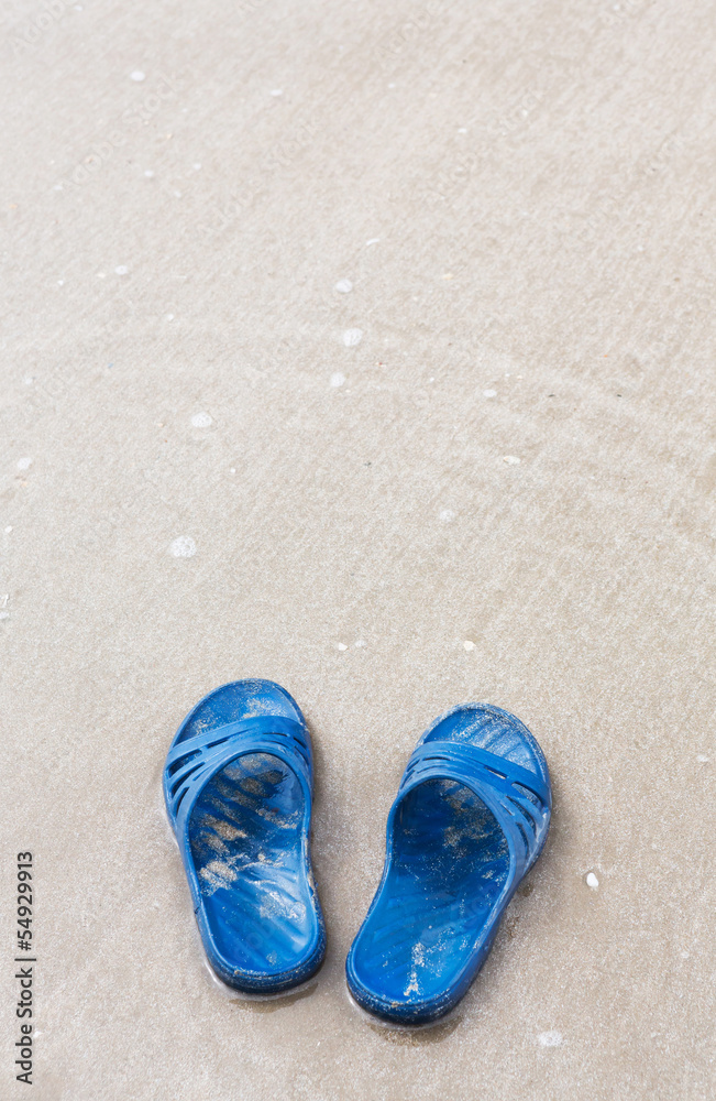 Fototapeta premium Slippers on the beach