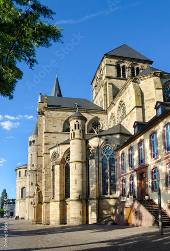 Trier - Liebfrauenkirche und Dom Sankt Peter photo