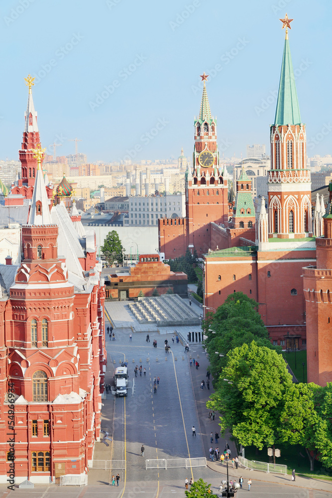 Obraz premium Red Square, Spasskaya Tower and Mausoleum at sunny day in Moscow