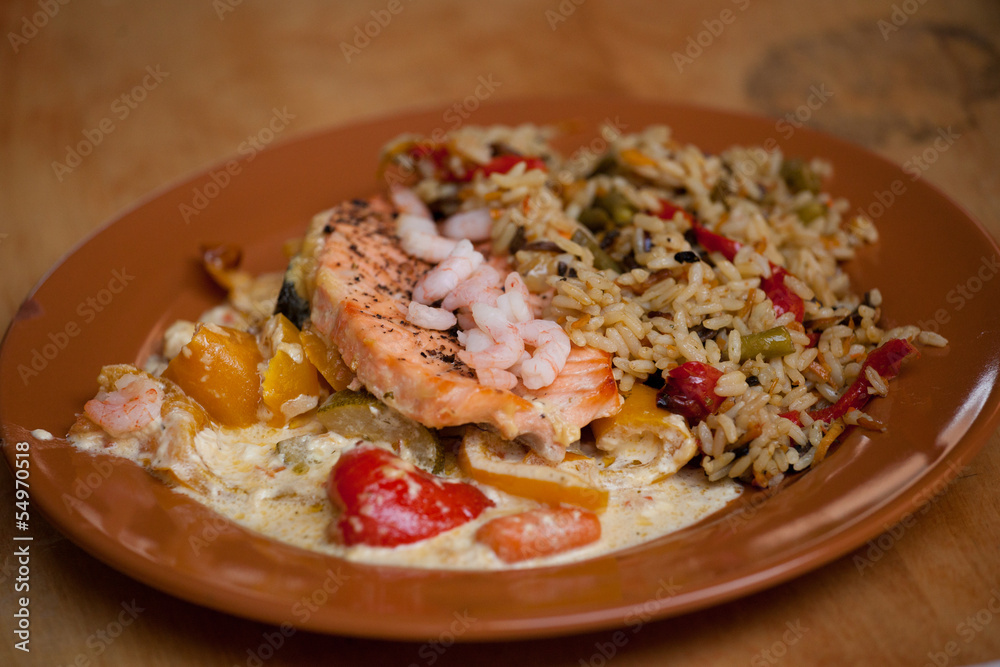 Grilled salmon with shrimps and rice