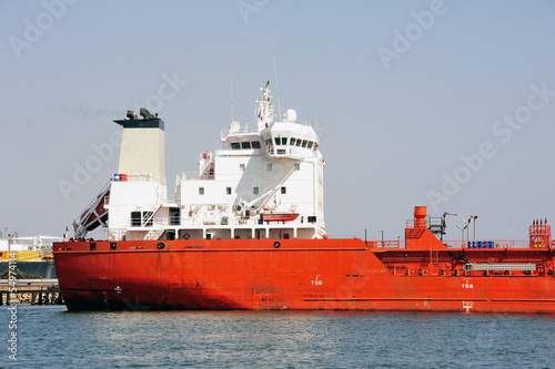quay tanker to discharge