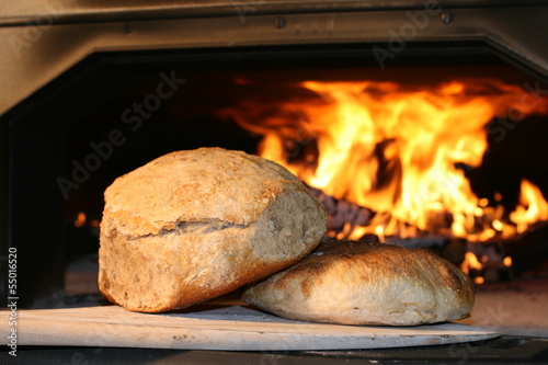 Holzofenbrot photo