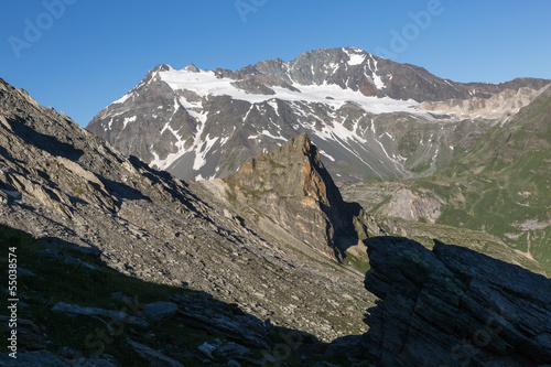 Lever de soleil sur le glacier de Peclet Polset photo