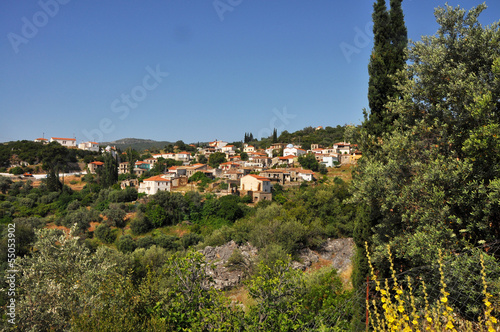 Landschaft und Dorf auf griechischer Insel Samos, Griechenland photo