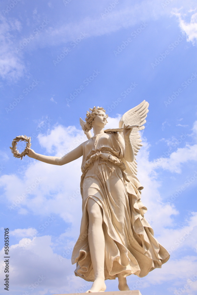 Obraz premium angels from Schwerin castle garden, landmark in the city of Schwerin in northern Germany