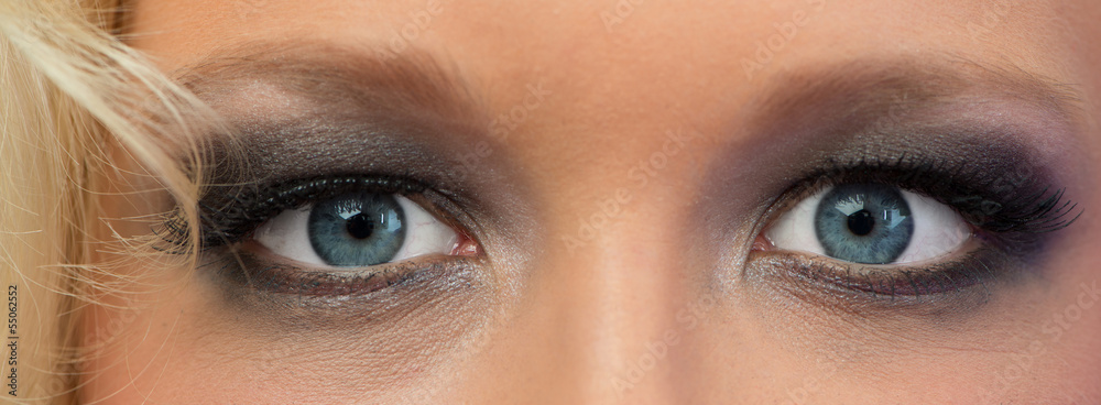 Naklejka premium geschminkte Augen