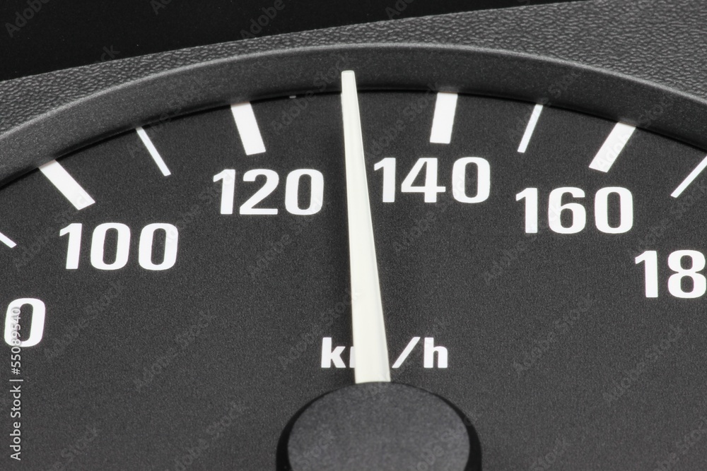 analoger Tacho eines Autos 130 km/h Stock Photo Adobe Stock
