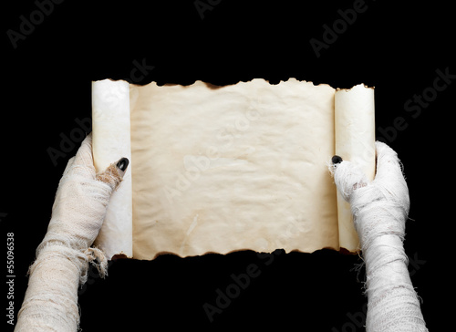 Murais de parede Mummy in hand keeps manuscript