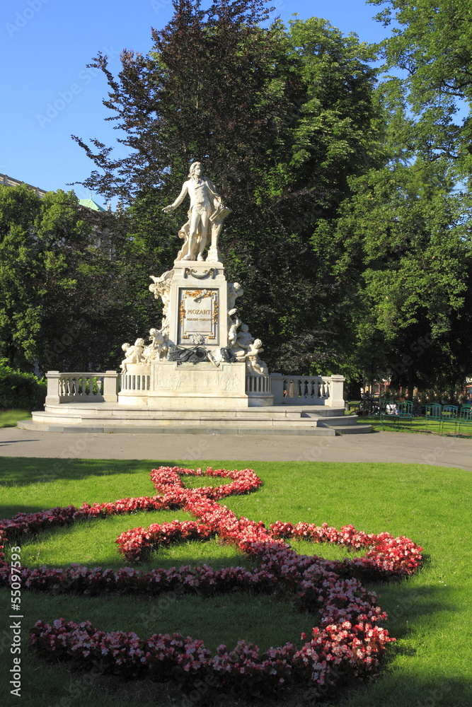 Obraz premium Mozart Memorial Statue