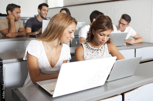 Gruupenarbeit auf der Universität