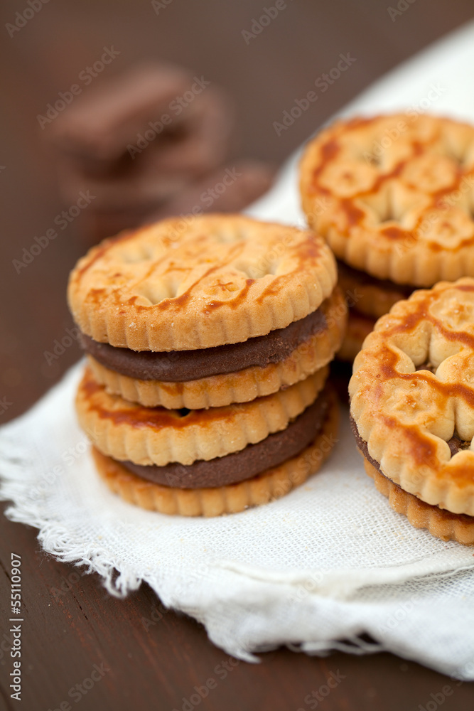 sandwich biscuits with chocolate filling