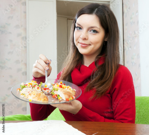 woman shared lunch for two parts