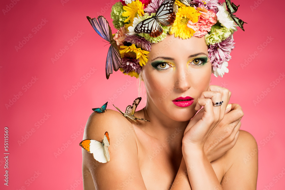 Ταπετσαρία Beautiful woman with flowers and butterflies