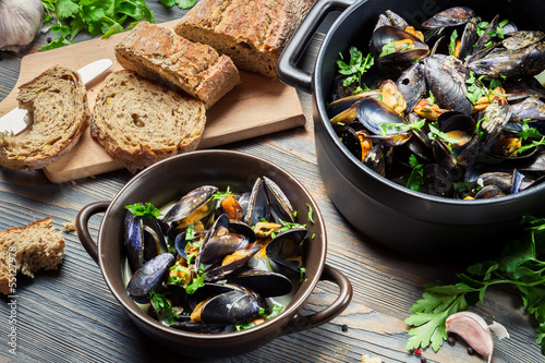 Fresh mussels prepared at home
