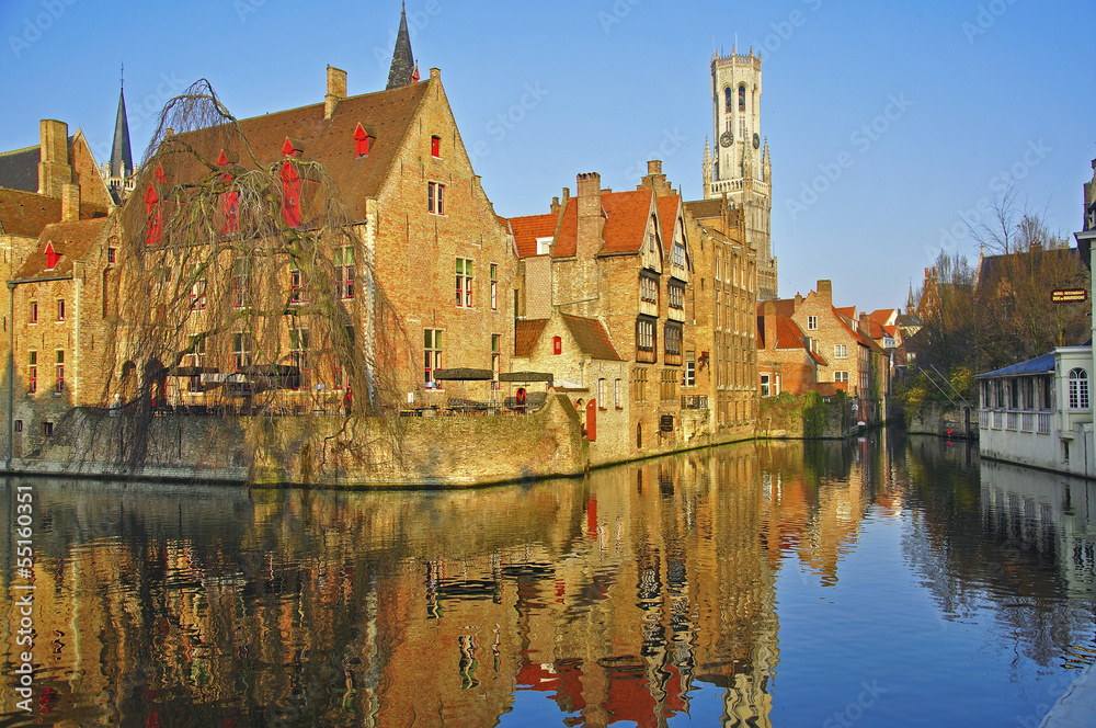 Obraz premium houses reflection