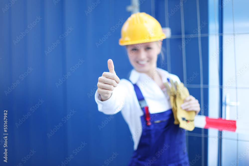 glückliche Bauarbeiterin glückliche Bauarbeiterin