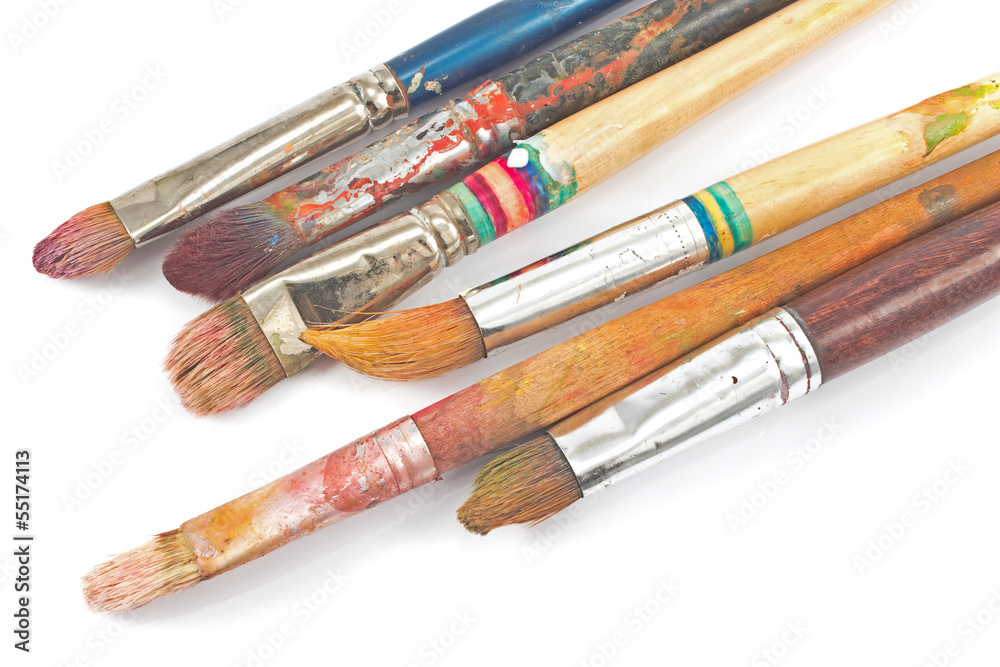 Obraz premium Used artist brushes on white