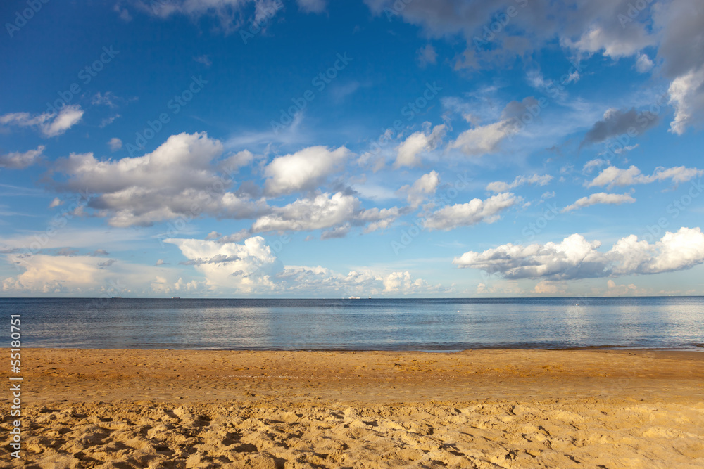 Fototapeta premium Beach in Jelitkowo on the Baltic coast near Sopot, Poland.