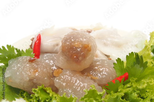 Steamed rice-skin dumplings and tapioca balls with pork filling