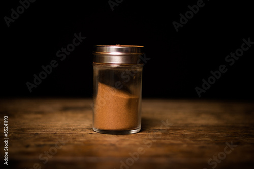 Spice shaker with cinnamon