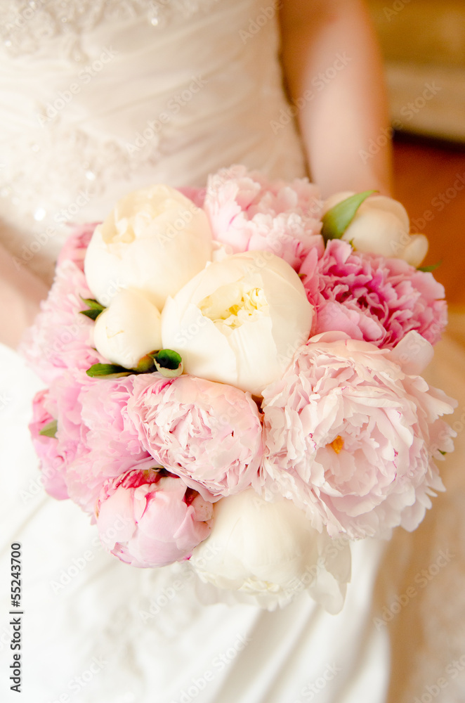 Wedding bouquet. Bride with bouquet, closeup