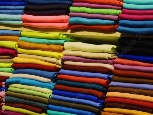 farbige Schals