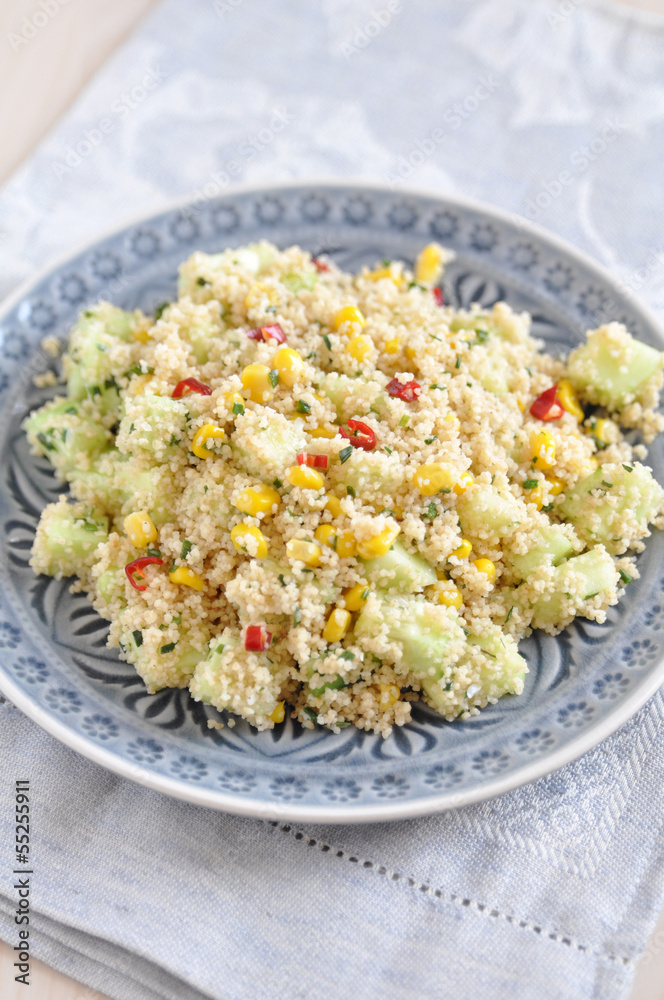 Couscous Salat mit Mais und Chili