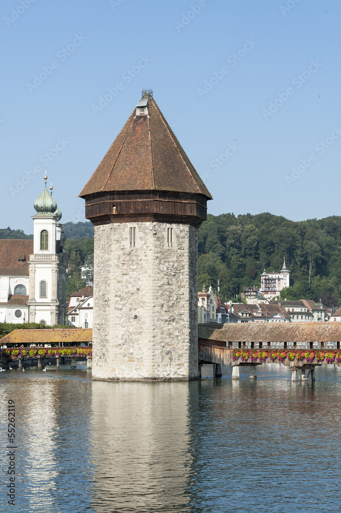 Luzern, Reuss mit Wasserturm, Schweiz