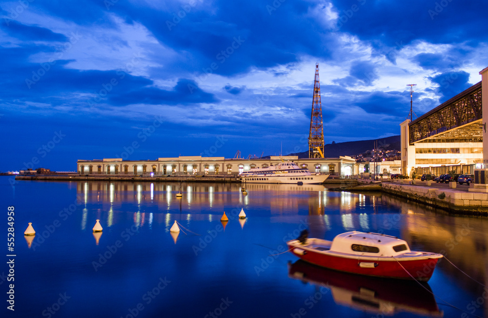 Wonderful italian seaside at dawn