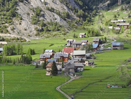 Ceillac - Queyras, dans les Hautes-Alpes (France) photo