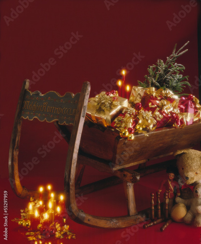 still-life slitta con regali