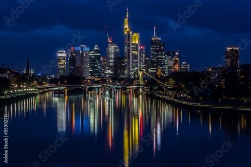 Frankfurt-Skyline bei Nacht © kuegi