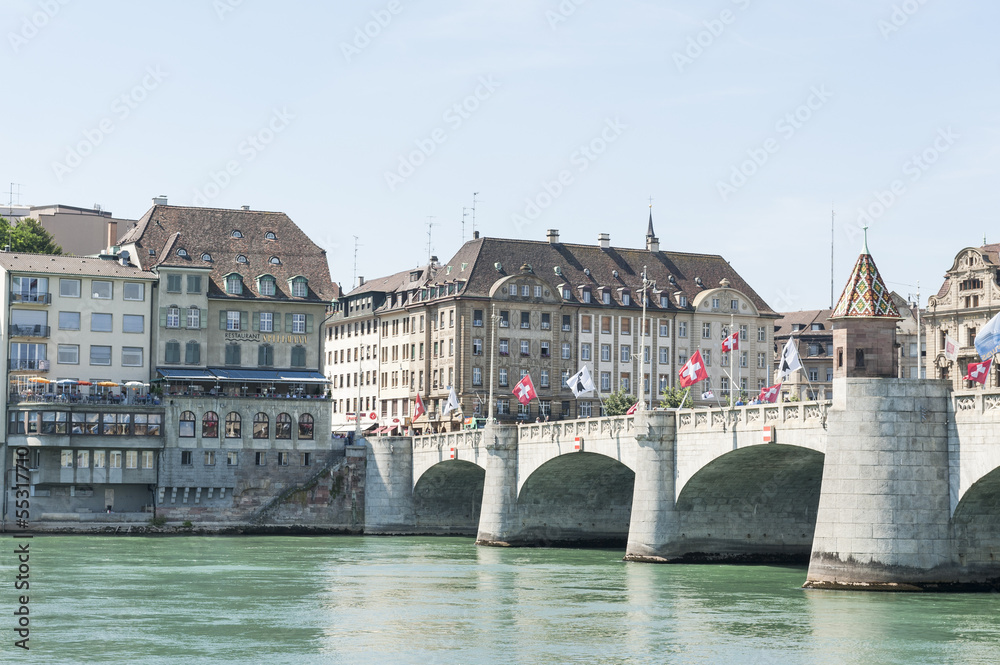 Fototapeta premium Basel, Innenstadt, Grossbasel, Rhein mit Rheinbrücke