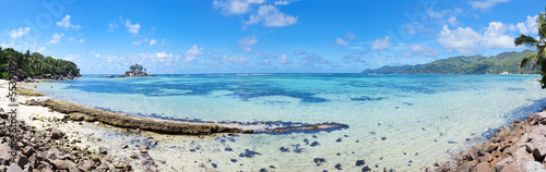 Fototapeta Naklejka Na Ścianę i Meble -  Anse Royale et île Souris aux Seychelles